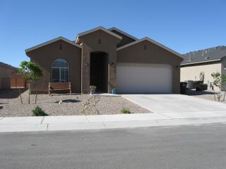 17 Calle Guaymas, Los Lunas, NM 87031