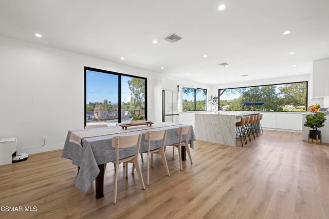 911 Vivian Circle, Newbury Park, CA 91320