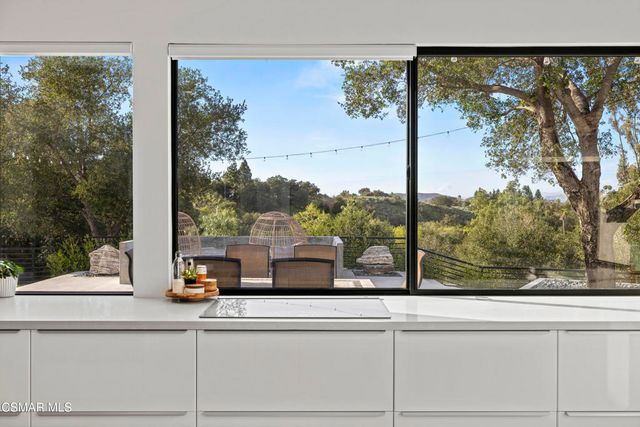 911 Vivian Circle, Newbury Park, CA 91320