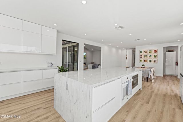 911 Vivian Circle, Newbury Park, CA 91320