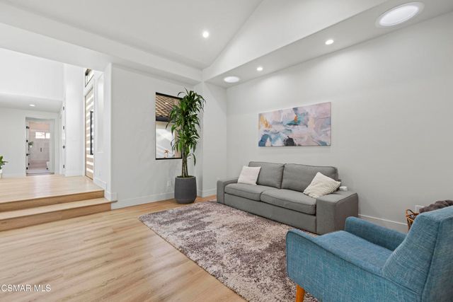 911 Vivian Circle, Newbury Park, CA 91320