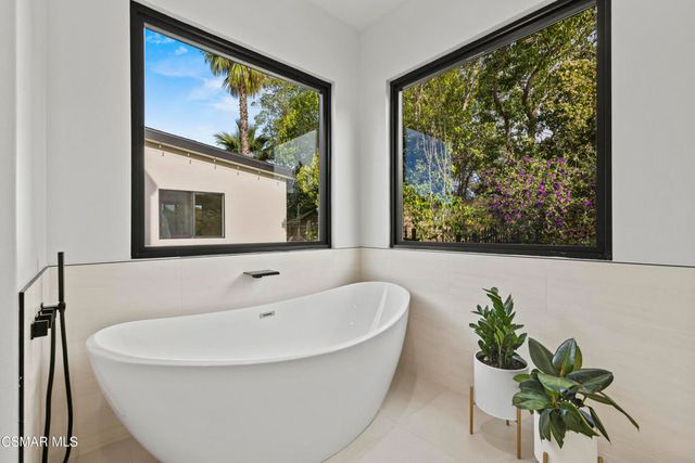 911 Vivian Circle, Newbury Park, CA 91320