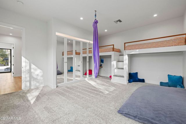 911 Vivian Circle, Newbury Park, CA 91320