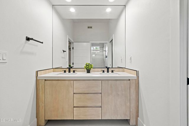 911 Vivian Circle, Newbury Park, CA 91320