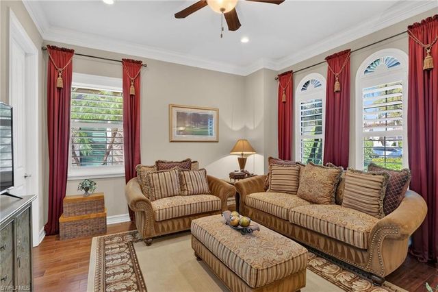 7352 Lantana WAY, Naples, FL 34119