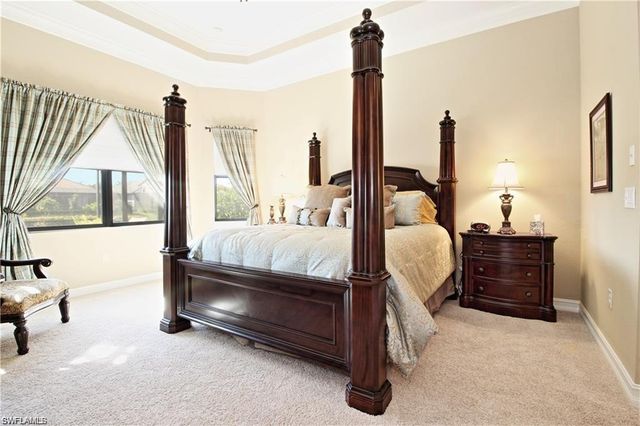 7352 Lantana WAY, Naples, FL 34119