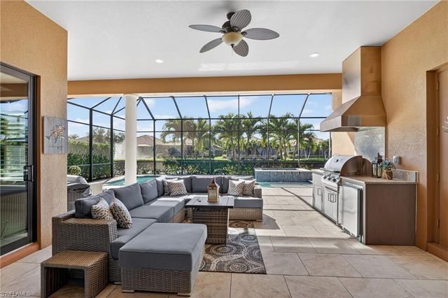 7352 Lantana WAY, Naples, FL 34119