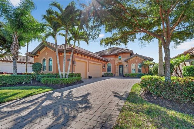 7352 Lantana WAY, Naples, FL 34119