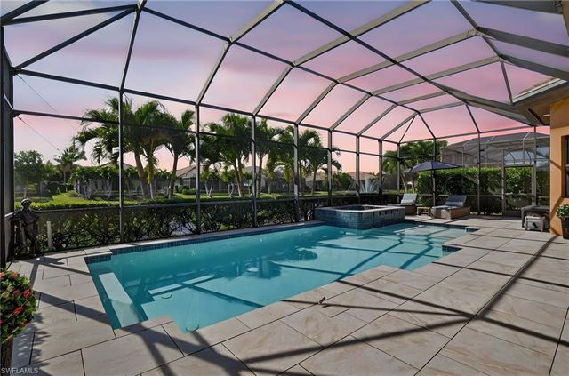 7352 Lantana WAY, Naples, FL 34119