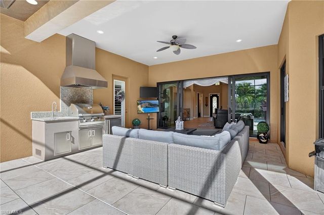 7352 Lantana WAY, Naples, FL 34119