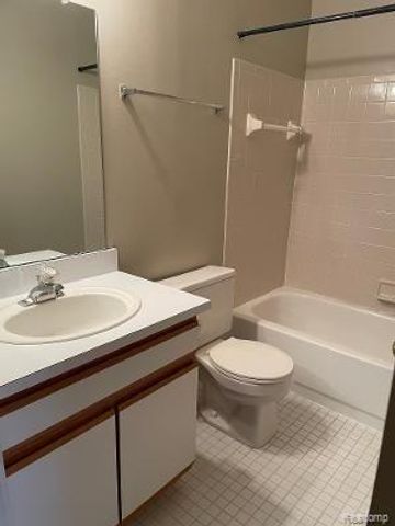 42715 LILLEY POINTE Drive 108, Canton Charter Township, MI 48187