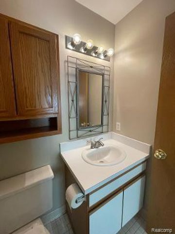 42715 LILLEY POINTE Drive 108, Canton Charter Township, MI 48187
