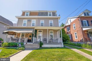 39 BLAKE AVE, Jenkintown, PA 19046