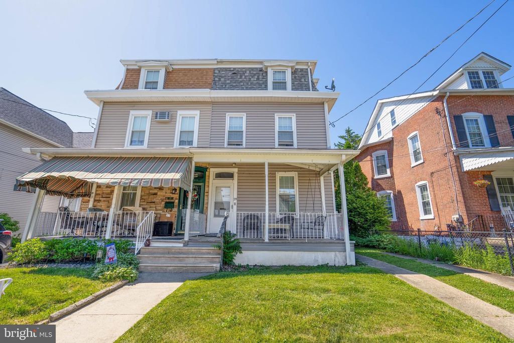 39 BLAKE AVE, Jenkintown, PA 19046