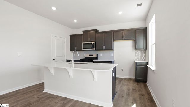 210 Alistar Avenue, Gray Court, SC 29645
