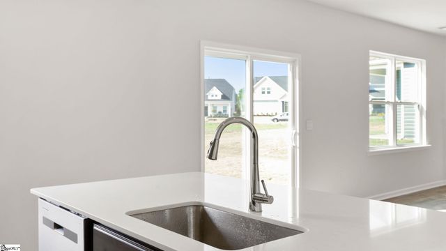 210 Alistar Avenue, Gray Court, SC 29645