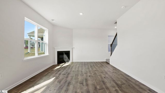 210 Alistar Avenue, Gray Court, SC 29645
