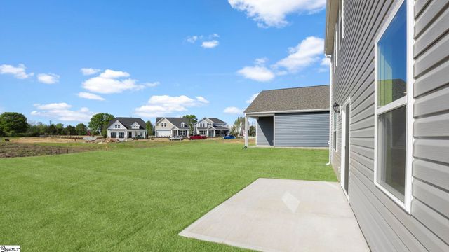 210 Alistar Avenue, Gray Court, SC 29645