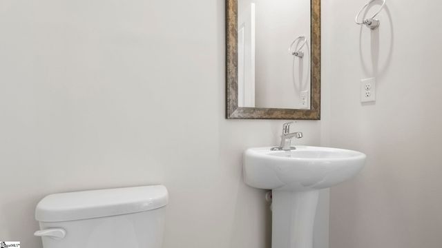210 Alistar Avenue, Gray Court, SC 29645