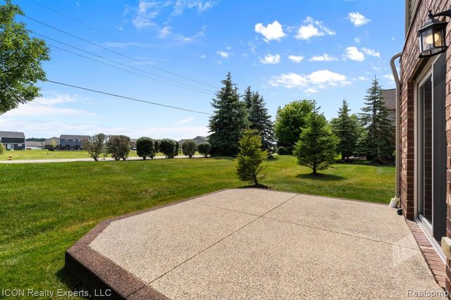 23668 Clarewood Street, Macomb, MI 48042