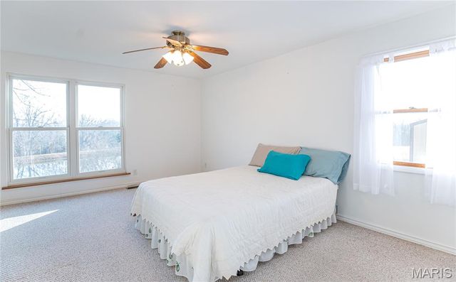 18105 Highway 8, St James, MO 65559