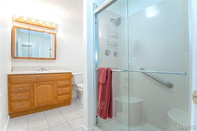 18105 Highway 8, St James, MO 65559