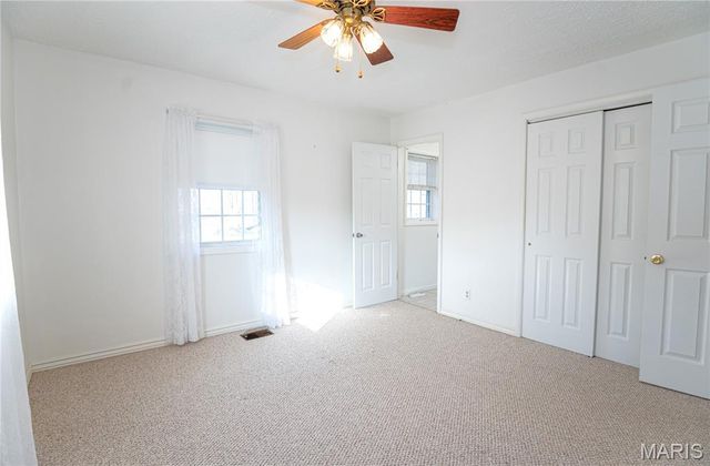 18105 Highway 8, St James, MO 65559