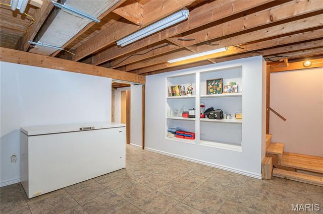 18105 Highway 8, St James, MO 65559