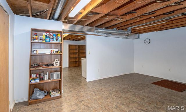 18105 Highway 8, St James, MO 65559