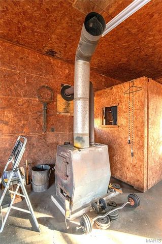 18105 Highway 8, St James, MO 65559