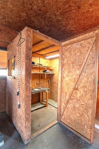 18105 Highway 8, St James, MO 65559