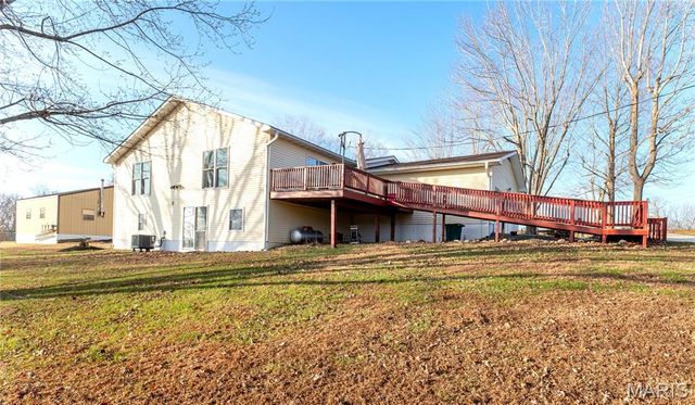 18105 Highway 8, St James, MO 65559