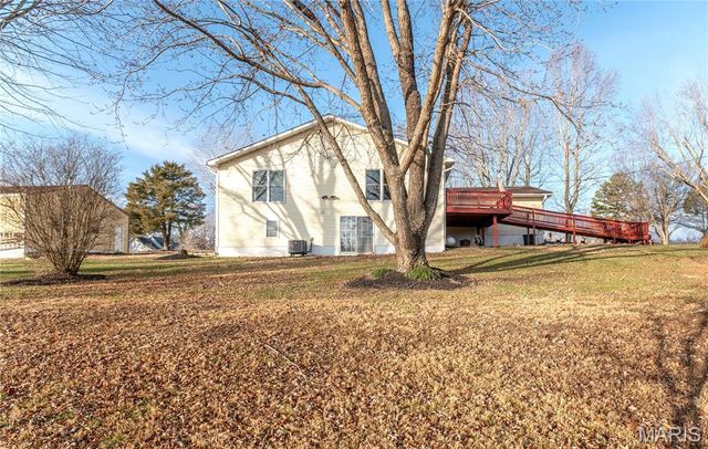 18105 Highway 8, St James, MO 65559