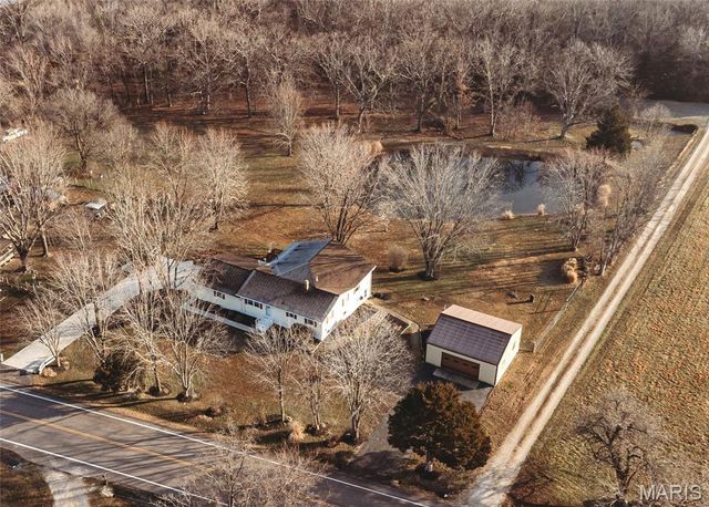 18105 Highway 8, St James, MO 65559