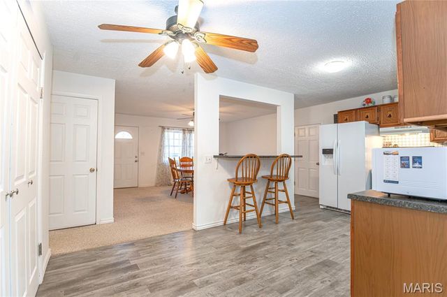 18105 Highway 8, St James, MO 65559