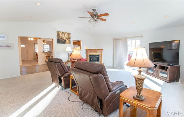 18105 Highway 8, St James, MO 65559