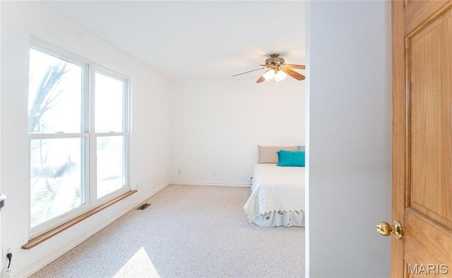 18105 Highway 8, St James, MO 65559