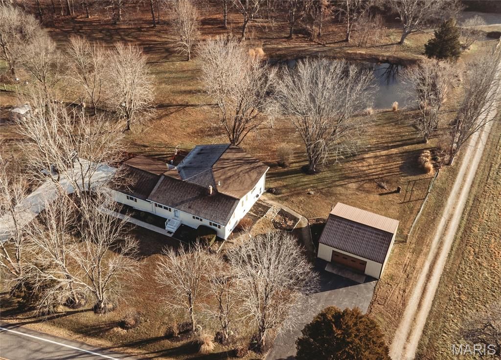 18105 Highway 8, St James, MO 65559