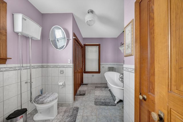 114 Lovell St, Worcester, MA 01603