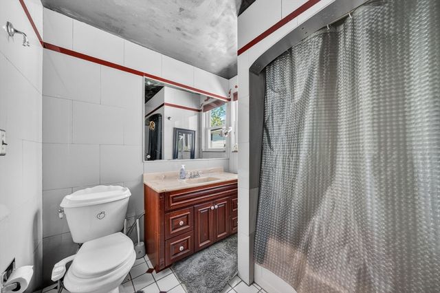 114 Lovell St, Worcester, MA 01603