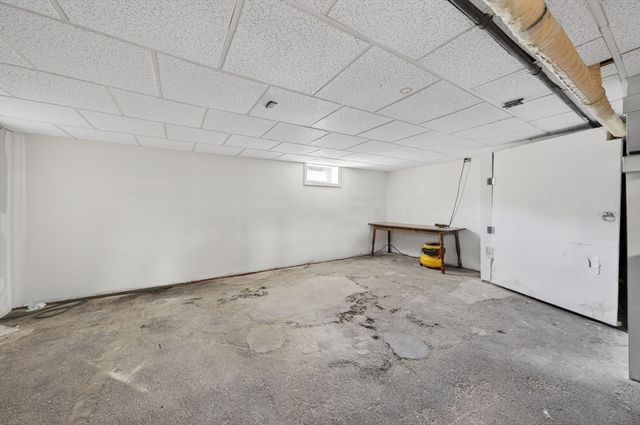 114 Lovell St, Worcester, MA 01603