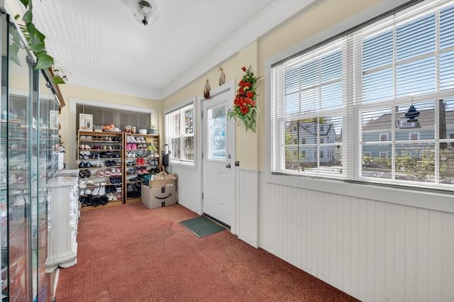 114 Lovell St, Worcester, MA 01603