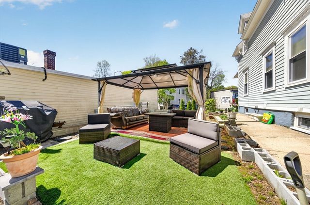 114 Lovell St, Worcester, MA 01603