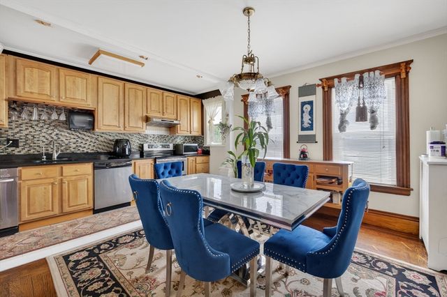 114 Lovell St, Worcester, MA 01603