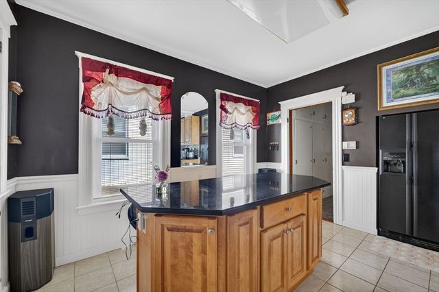 114 Lovell St, Worcester, MA 01603