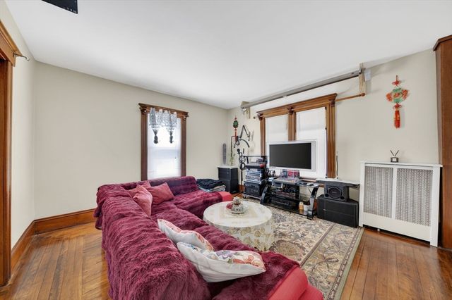 114 Lovell St, Worcester, MA 01603