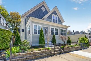 114 Lovell St, Worcester, MA 01603