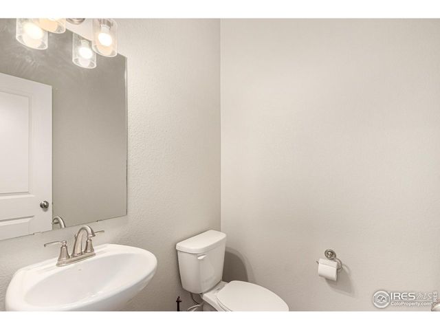 4123 Trapper Lake Dr, Loveland, CO 80538