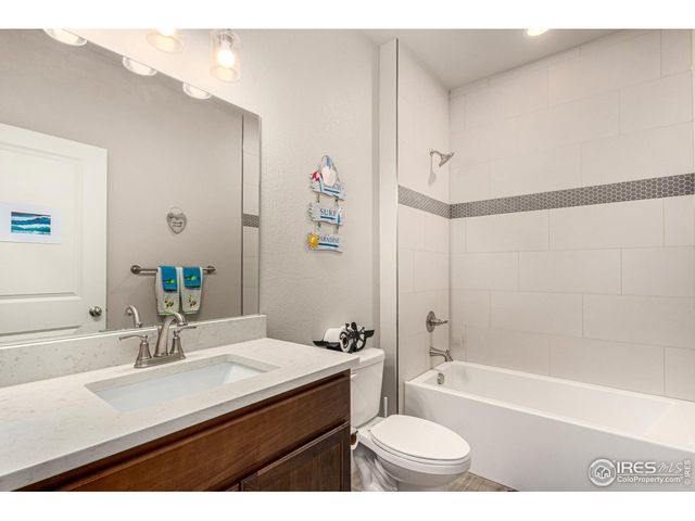 4123 Trapper Lake Dr, Loveland, CO 80538