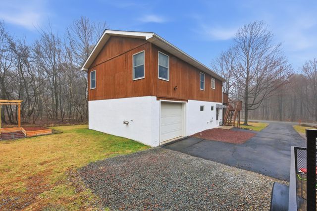 539 OLD STAGE RD, Albrightsville, PA 18210